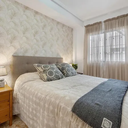 Cb Living - Homely Cinuelica, Punta Prima Apartment *